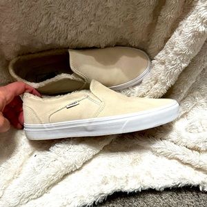 Vans Suede/Sherpa Slip on shoe